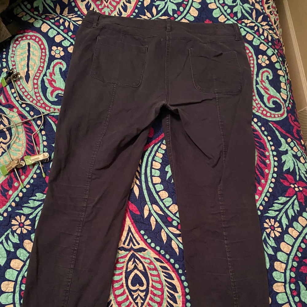 Ann Taylor loft size 10 navy zipper pockets and ankles
